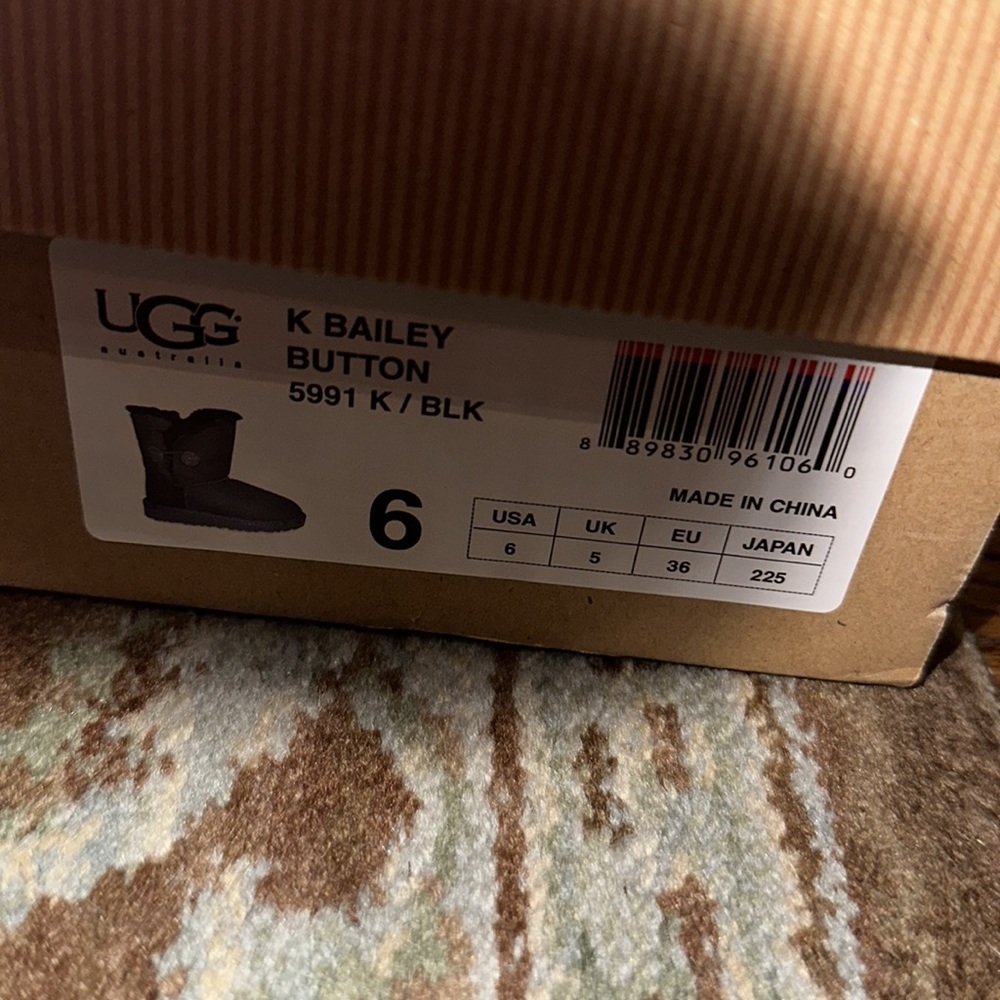 Bailey Button Uggs - image 5